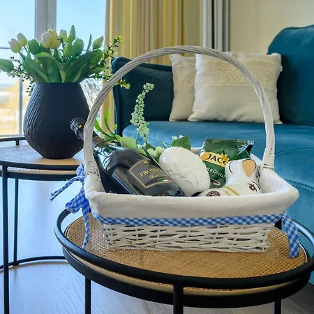 Navango Z Widokiem Na Morze *